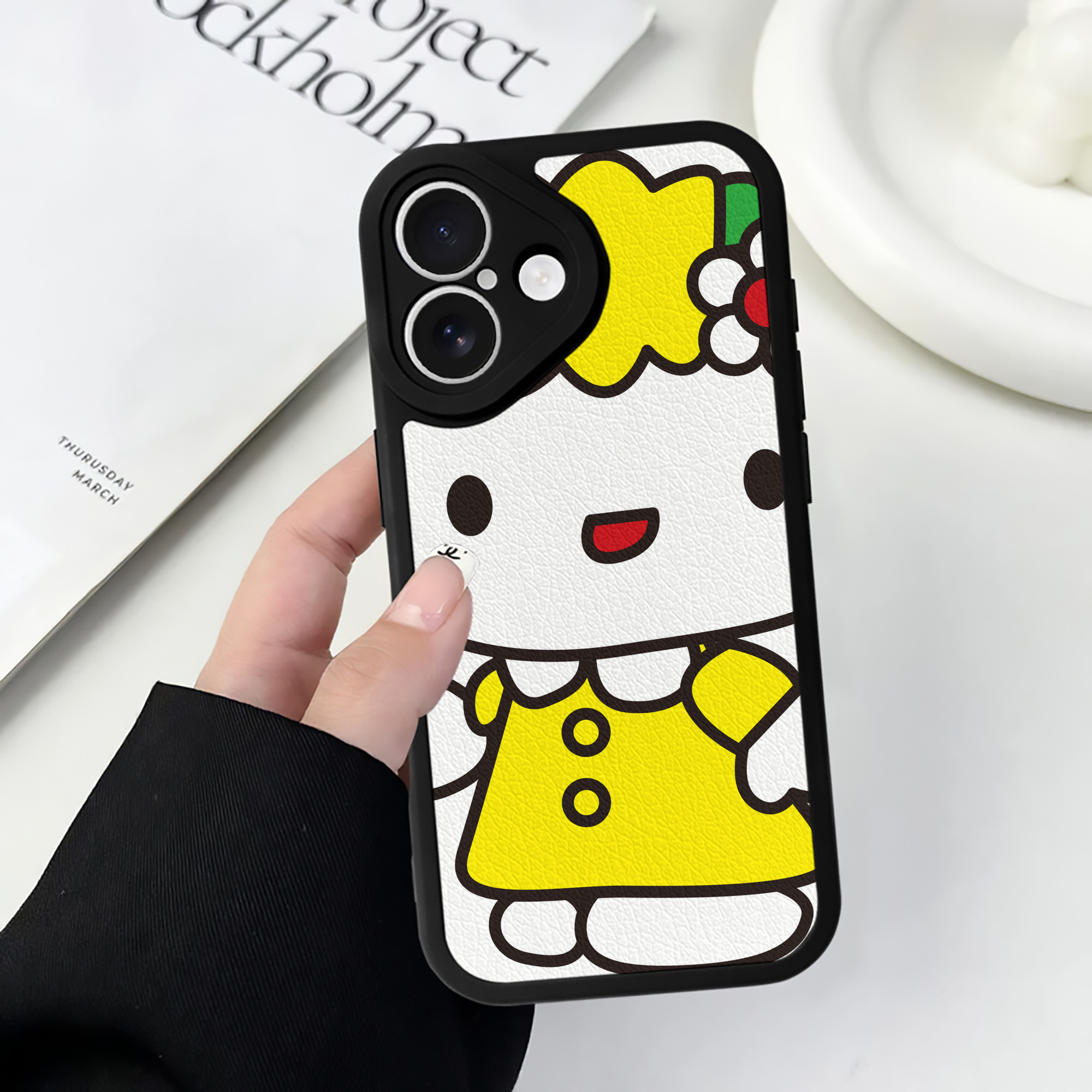 （画像用） Hello Kitty ハローキティ 【iPhone 16シリーズ対応】シリコンスマホケース（レザー調） 材質：シリコン
